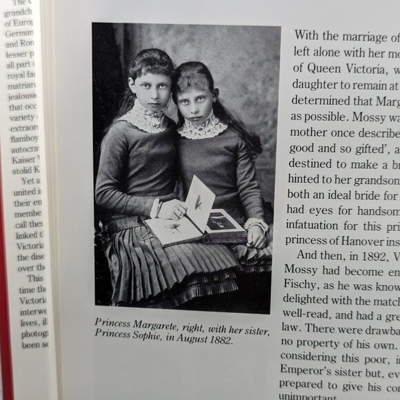 Queen Victoria´s Grandchildren hardcover book - Picture 7 of 14